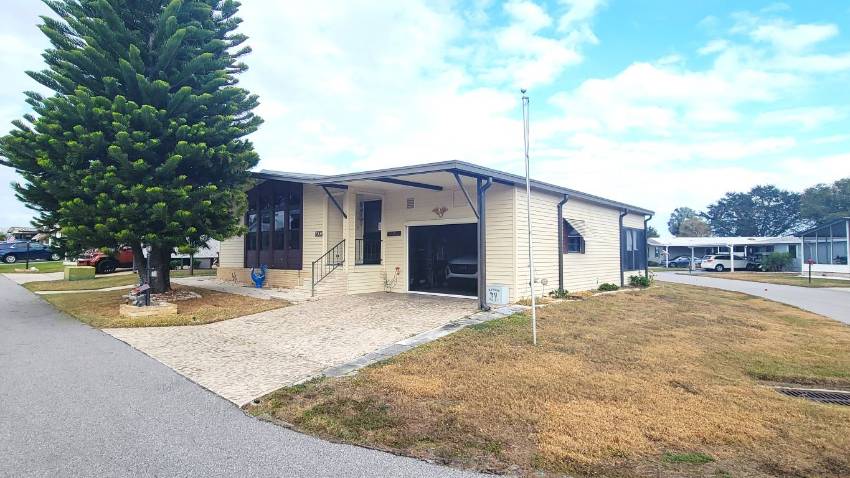 Lake Wales, FL Mobile Home for Sale located at 2331 Heron Drive Tower Lakes